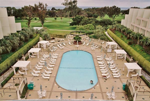 photo of Torrey Pines Hilton pool